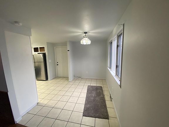 3rd image of 107 John St