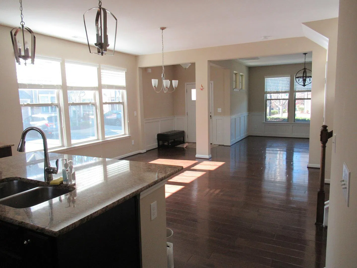 3 bed, 3.5 bath, 2092 sqft, $1,950 — Photo 4