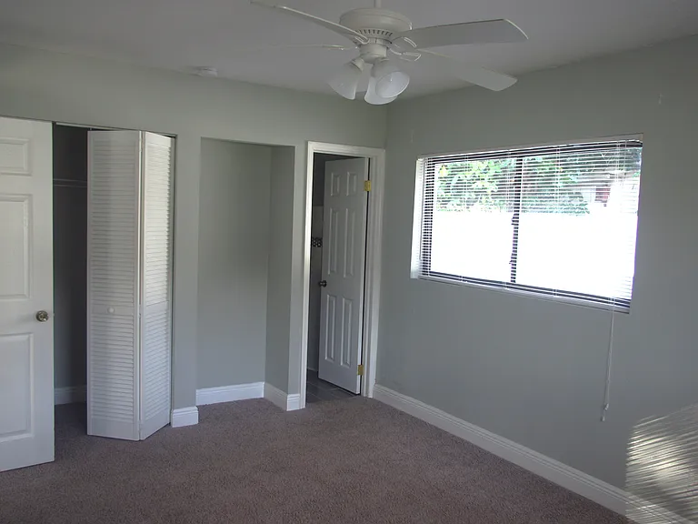 709 Sunset Dr — Photo 12