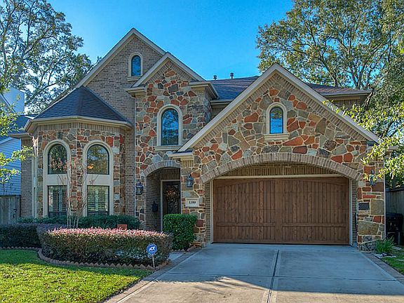 3rd image of 1359 Ebony Ln