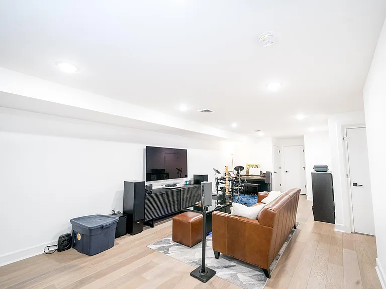 496 Undercliff Ave #3A — Photo 22