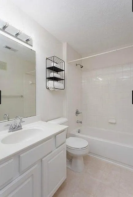 600 Vincent Way — Photo 4