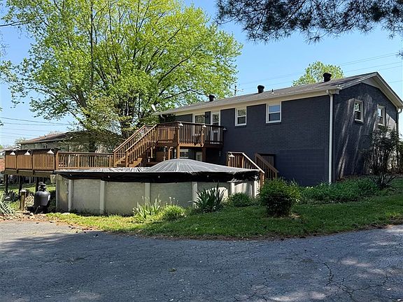 4th image of 311 SW Circle Rd