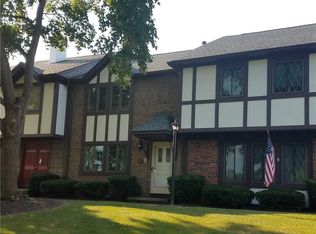 21 New Wickham Dr, Penfield, NY 14526