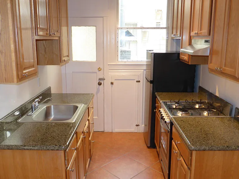 2100 Fell St #1 — Photo 3