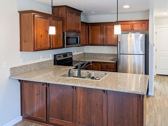 5th image of 407 & 409 Madrona Ave SE #407
