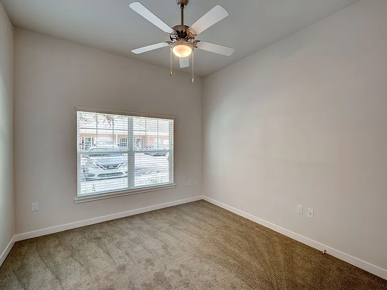 Metro 39 Apartments — Photo 15