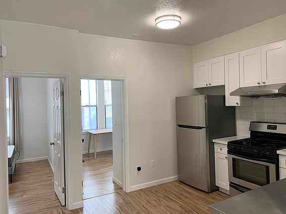 3rd image of 5 Sonoma St #4