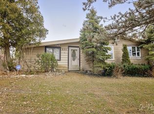 231 Briar Ln, Lindenhurst, IL 60046