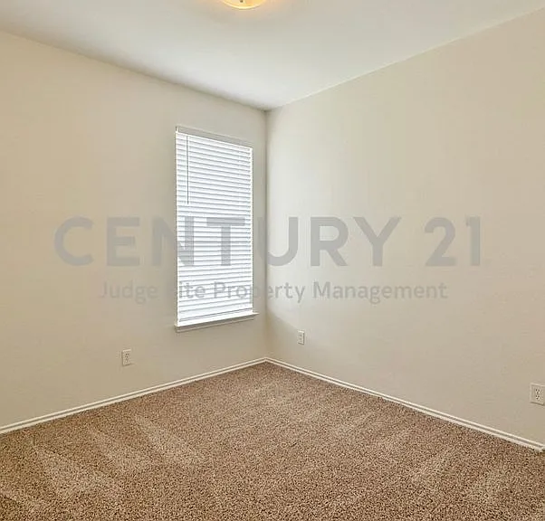 2260 Stonebrook Ln — Photo 9