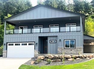 910 E Lakeview Ln, Spokane, WA 99208