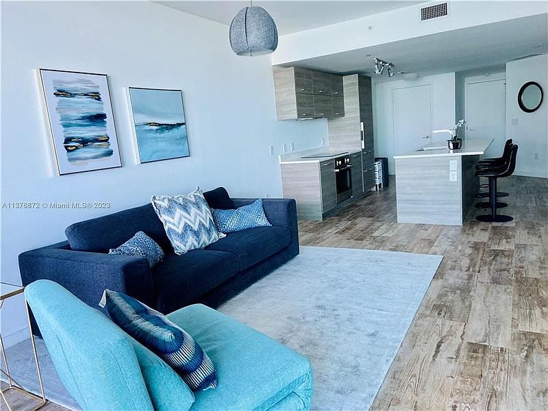 1st image of 650 NE 32nd St #605