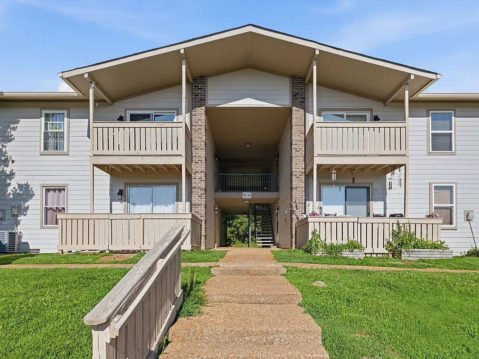 815 Ashlawn Pl