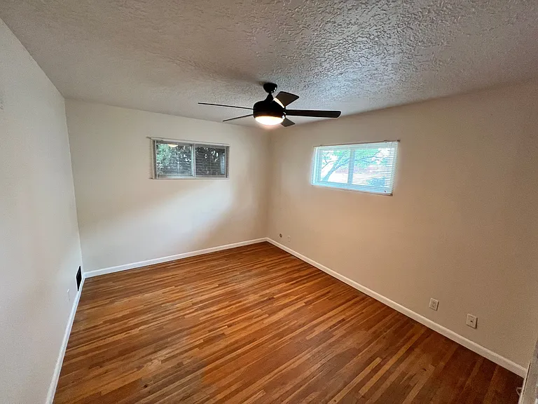 3604 Pitt St NE — Photo 12