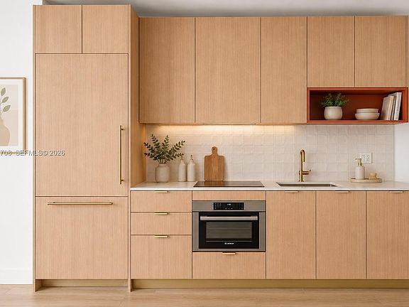 4th image of 90 NE 32nd 313 Miami #313