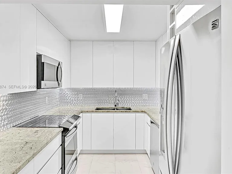 2500 Parkview Dr #1219 — Photo 4