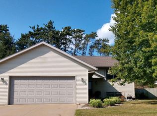 1005 Packer Dr, Holmen, WI 54636