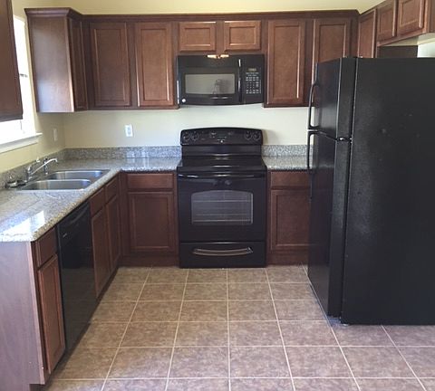 2nd image of 642-646 Layton Cv #642-646