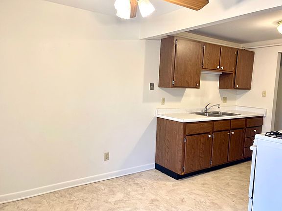 5th image of 540 Oak Run Dr #6