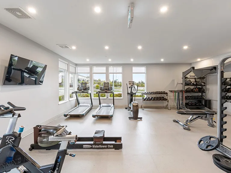 15215 Sitka Dr — Photo 7
