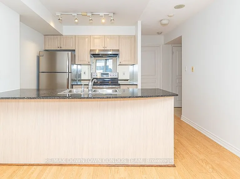 801 Bay St #611 — Photo 12