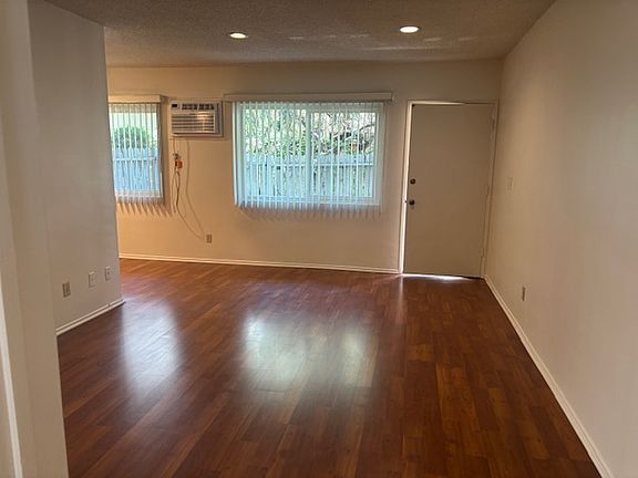 3rd image of 71 N Wilson Ave APT 3