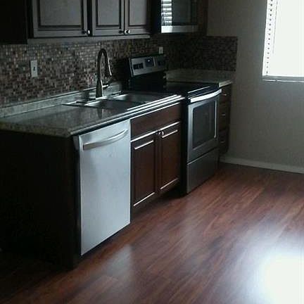 3rd image of 725 Eagle Dr