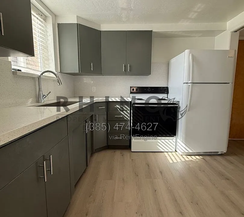 615 E Grand St #1
