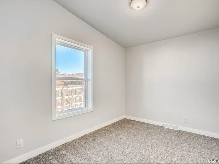 2503 Carriage Dr — Photo 12