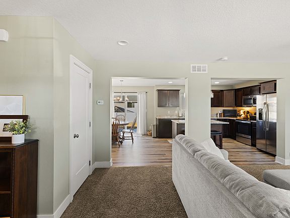 5th image of 105 NE 21st Cir