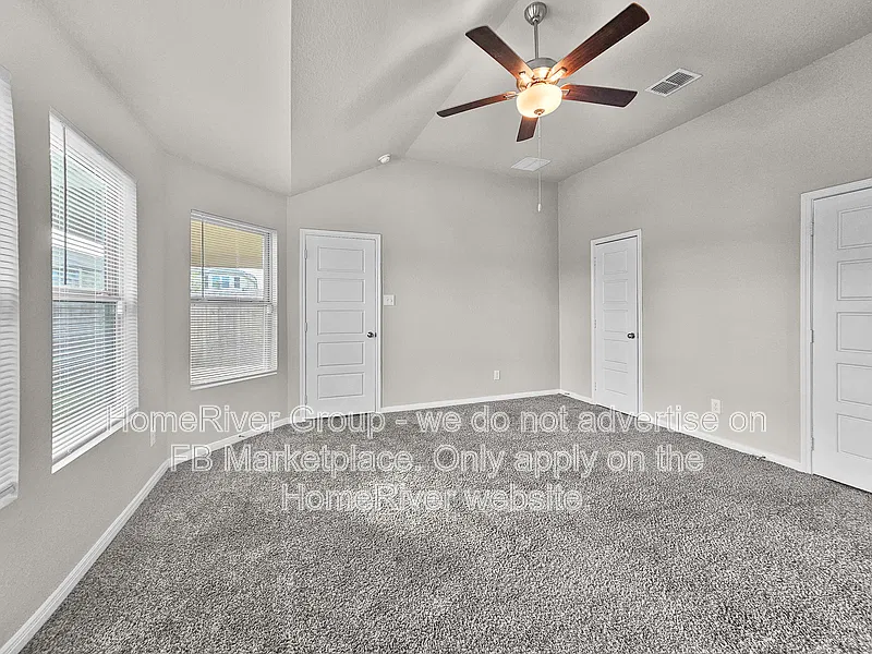 4 bed, 2.0 bath, 1683 sqft, $1,645 — Photo 2