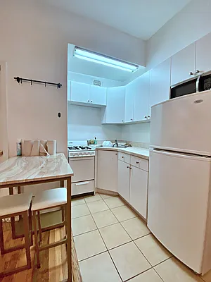 Rented by Douglas Elliman | media 14