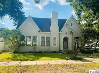 808 N Gonzales St, Cuero, TX 77954