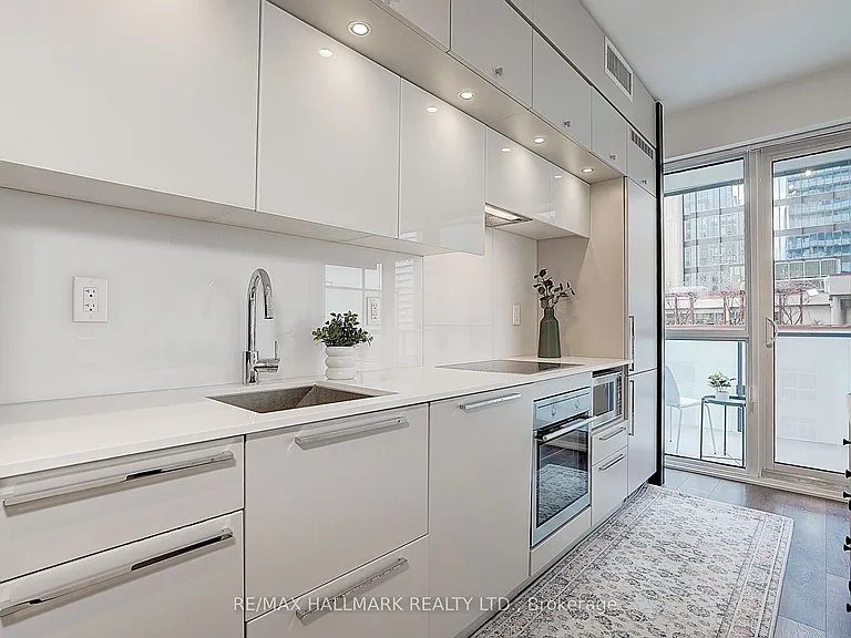 15 Grenville St #1406 — Photo 15