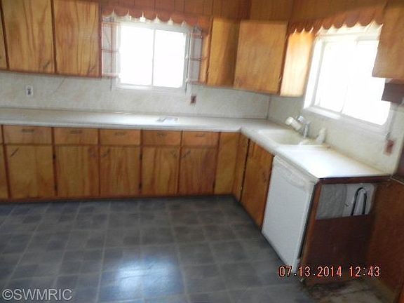 4th image of 137 Surby Ave