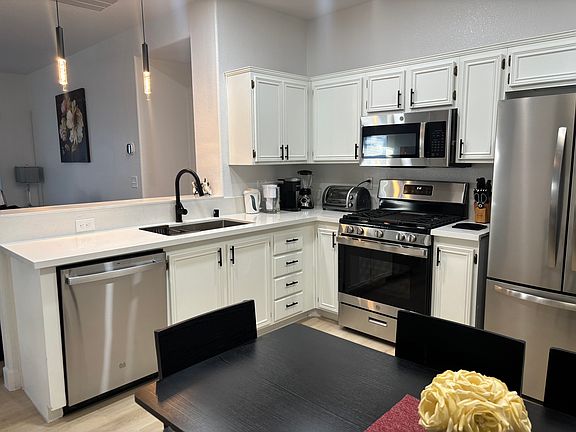 4th image of 9825 Garamound Ave #9825