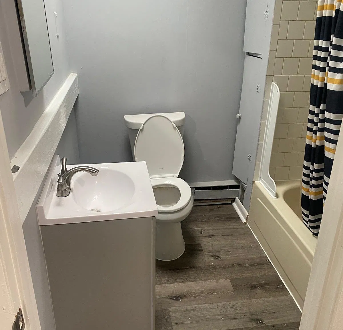 2 bed, 924 sqft, $1,350 — Photo 2