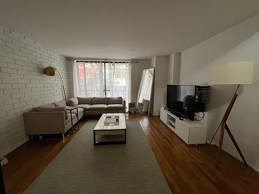 Rented by AZ REALTY NYC LLC | media 13
