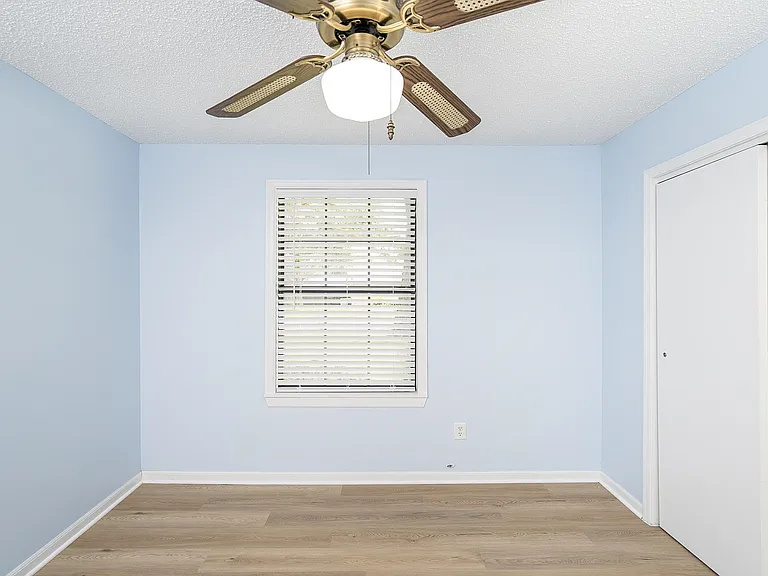 140 Bonita Rd — Photo 23