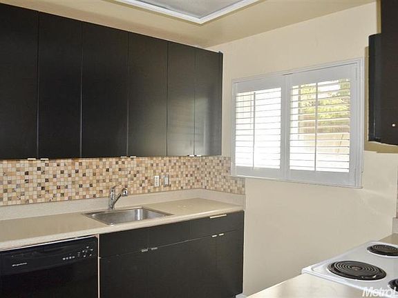 3rd image of 505 Sunrise Ave