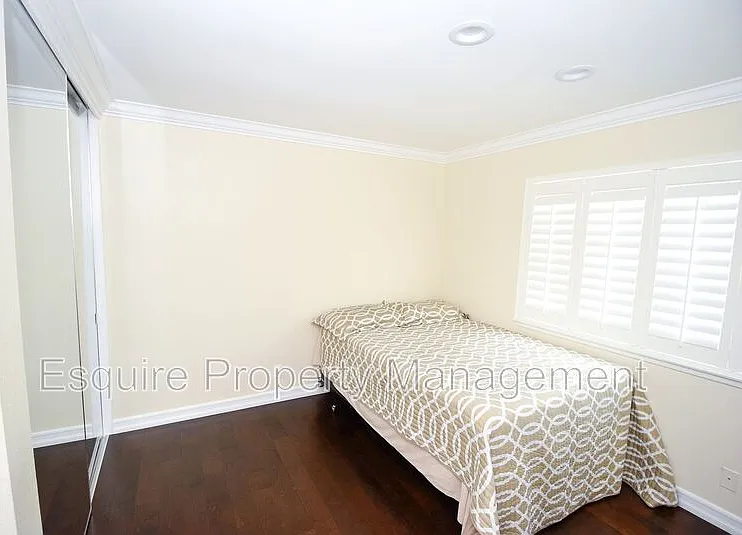 341 Julian St — Photo 8