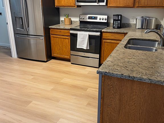 3rd image of 10076 Wake Bridge Dr