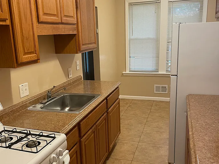 16810 Baylis St #1N — Photo 8