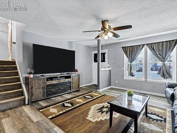 5th image of 2256 Glenwood Cir