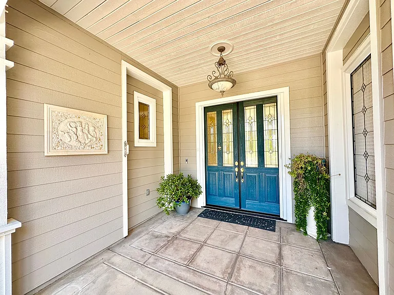 933 Highland Park — Photo 4