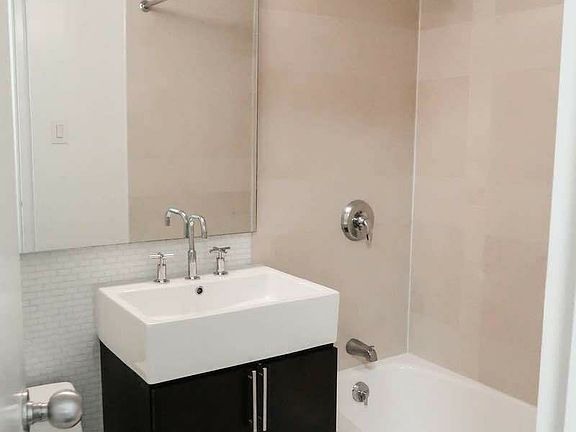 5th image of 220 E 63rd St #4MM