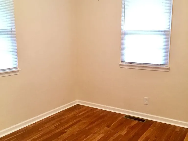 141 N Overhill Dr — Photo 5