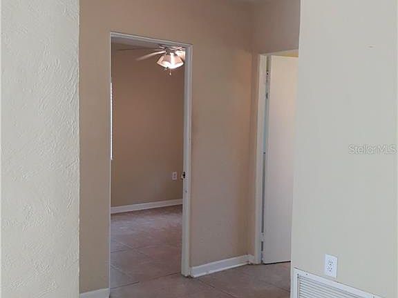 4th image of 623 Clayton St