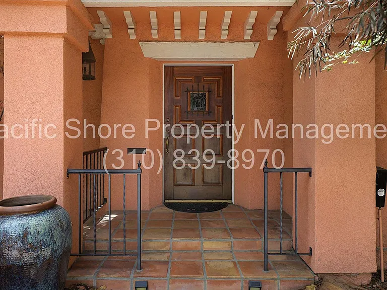 1229 Geneva St — Photo 46