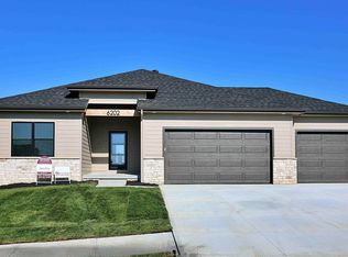 6202 N 209th St, Elkhorn, NE 68022